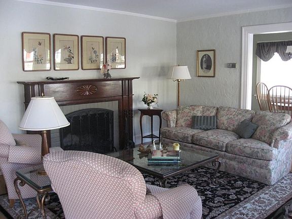 Stunning formal Fireplace 