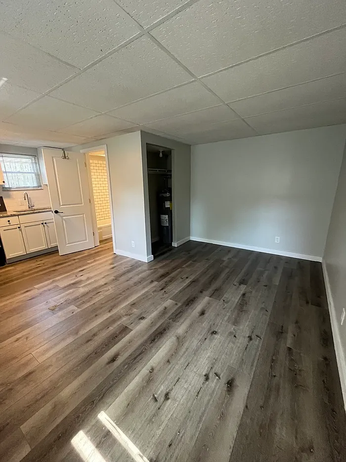 1 bed, 1.0 bath, 420 sqft, $975 — Photo 3