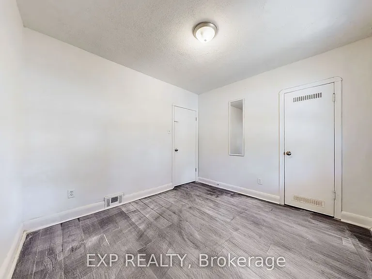 47 Boyce Ave S — Photo 24