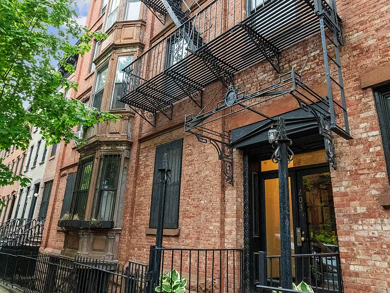 203 Baltic St #D2 — Photo 8
