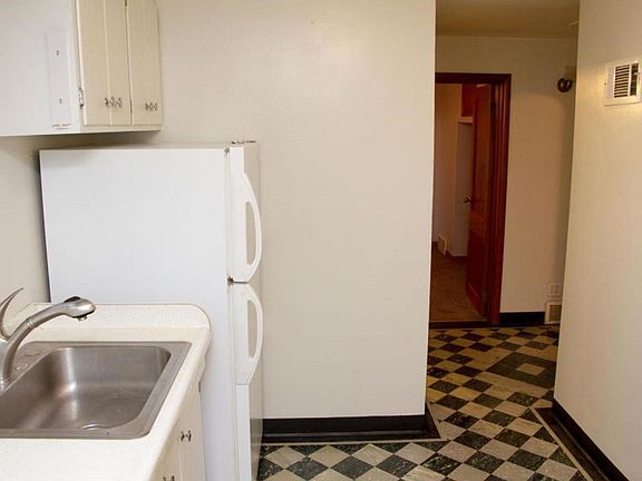4th image of 1231 Broadway Ave S