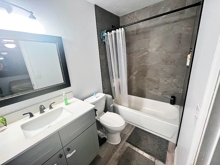 4717 SW 69th Ter — Photo 10
