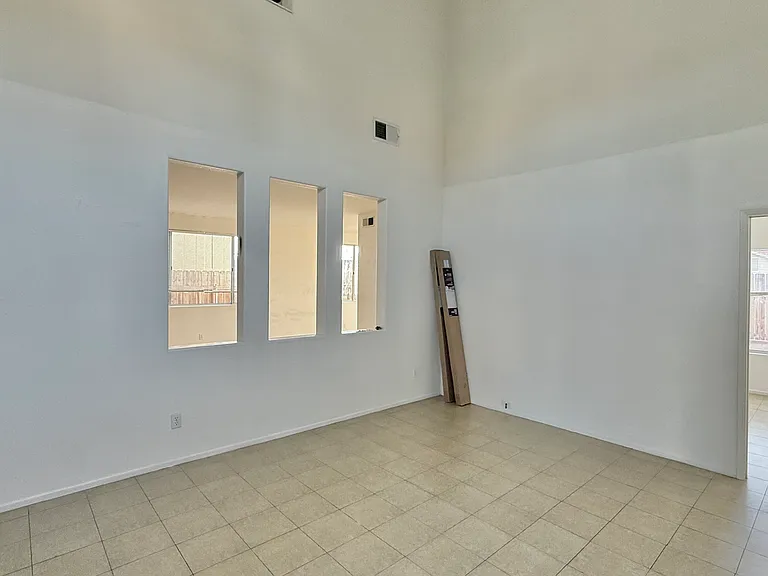 9250 Longridge Way — Photo 7