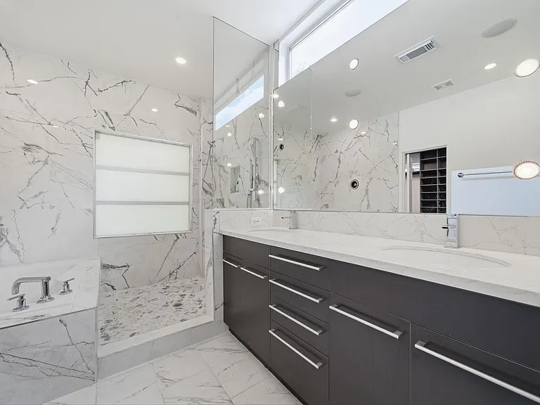 7002 Newcastle St — Photo 14
