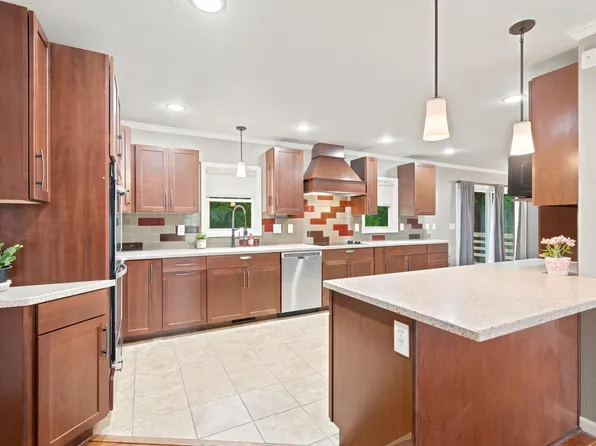 1130 Christina Dr, Junction City, KS 66441