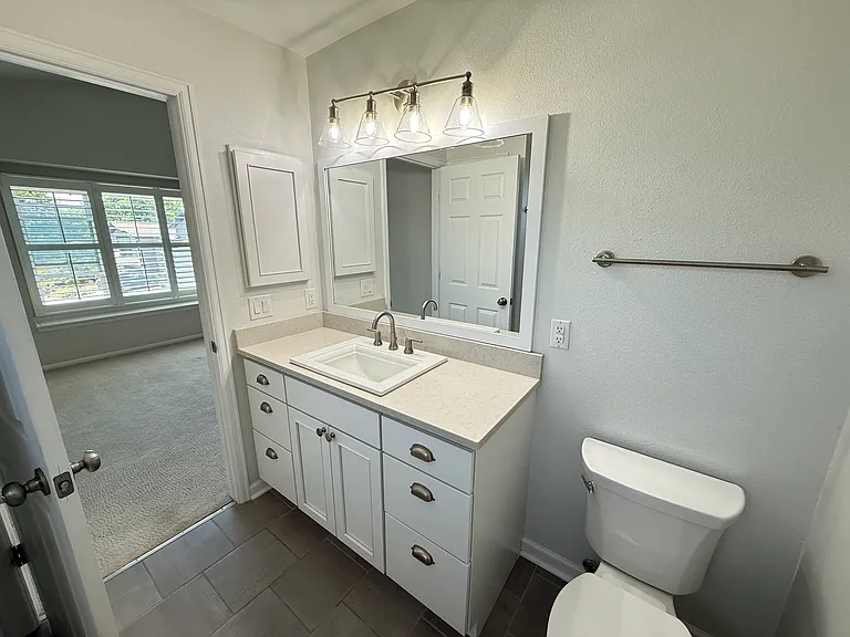 579 W Arrowhead St — Photo 16