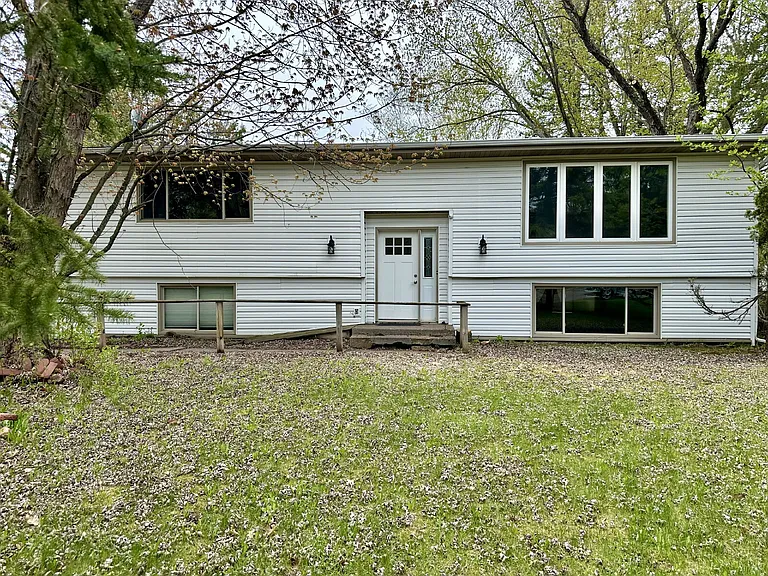 2731 Triggs Ave — Photo 16