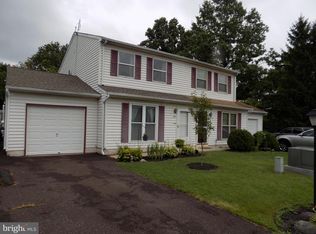 4 Lucky Ln, Quakertown, PA 18951