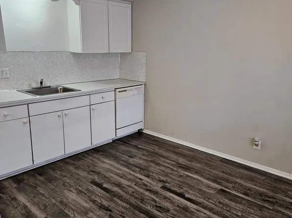 211 W Muskogee St #201, Catoosa, OK 74015