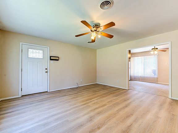 5th image of 9514 Trefore Ave