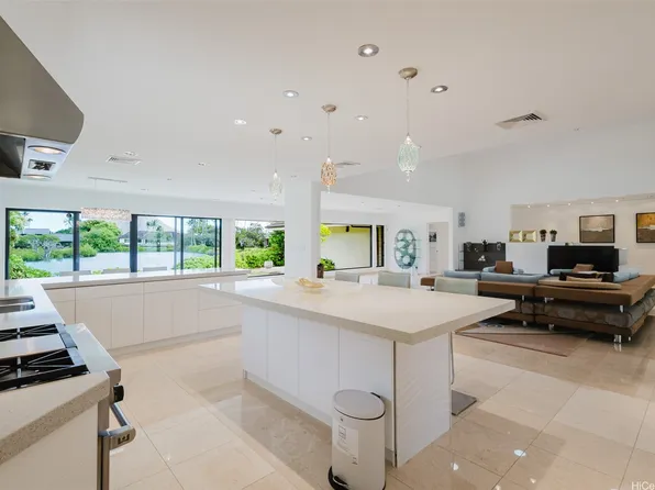 5949 Kalanianaole Hwy APT A, Honolulu, HI 96821