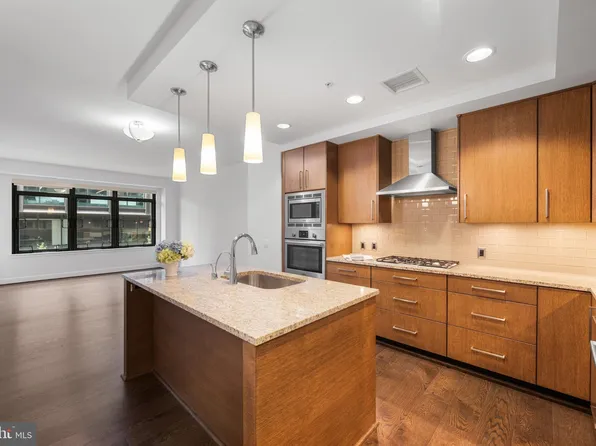 7171 Woodmont Ave Unit 205, Bethesda, MD 20815