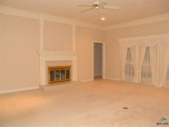 5th image of 1423 Old Oak Dr