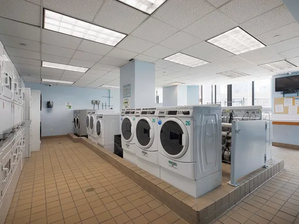 420 West 42nd Street image 19 of 26