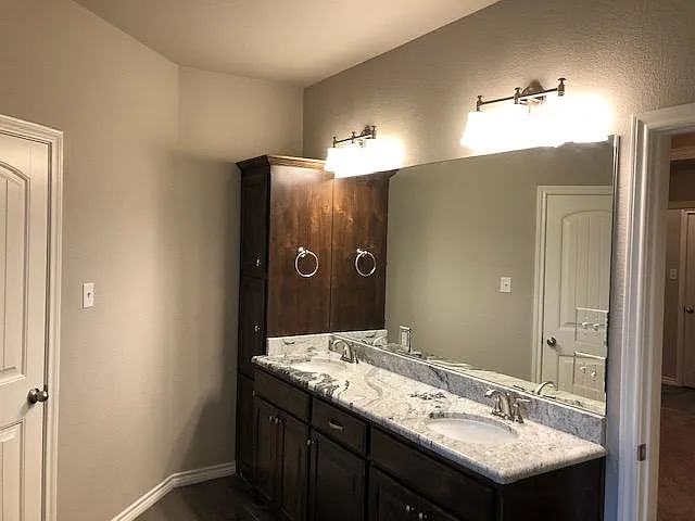 451 Silverton Dr — Photo 1