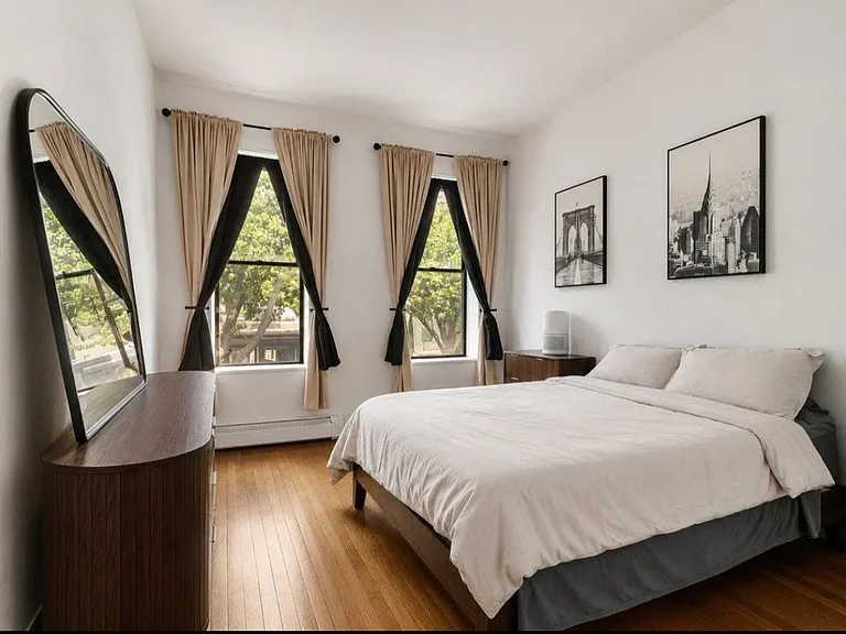 171 Grand St #1 — Photo 7