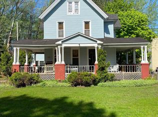 439 8th St, Calumet, MI 49913