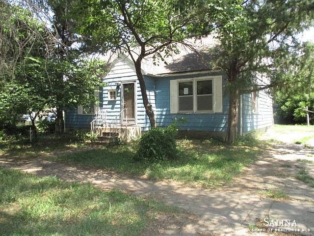 1st image of 1016 N 10th St