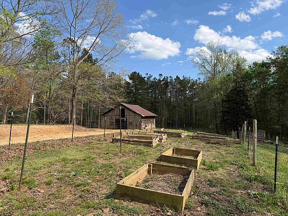 5th image of 940 Old Lula Rd