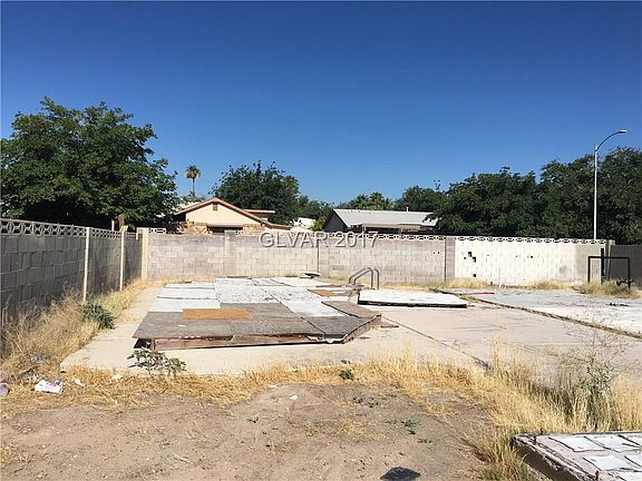4th image of 3901 Gaviota Ave