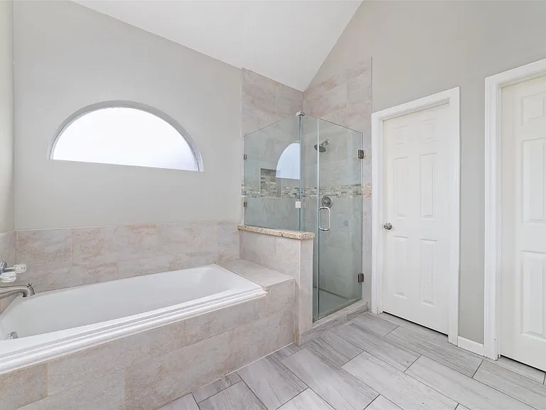 6315 Laurel Run — Photo 5