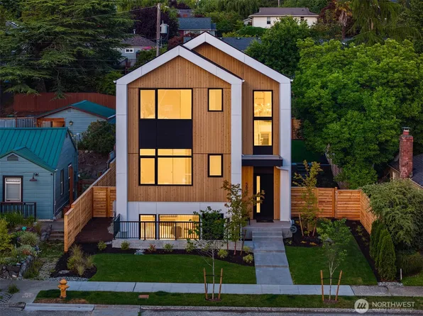 5822 56th Avenue NE, Seattle, WA 98105