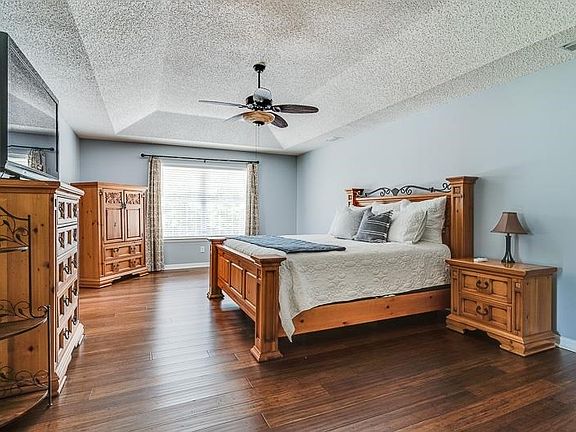 2nd image of 3 Karren Pl