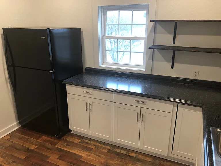133 E Main St — Photo 5