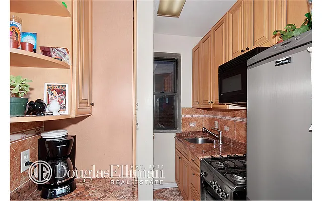 Sold by Douglas Elliman | media 10