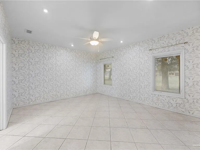 3321 E Clubhouse Dr — Photo 6