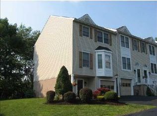 8 Cherryhurst Ln, Bridgeville, PA