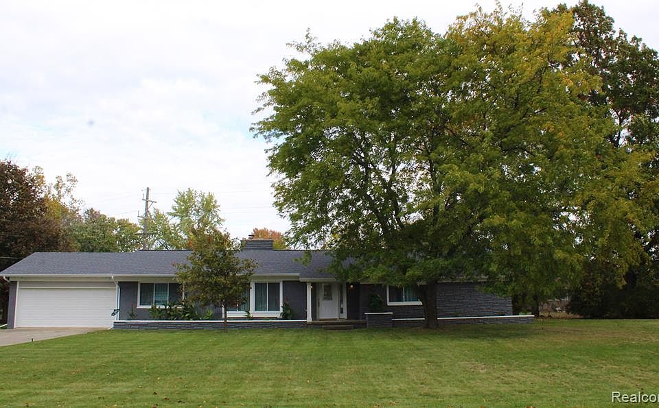 1st image of 6335 Brookview Dr