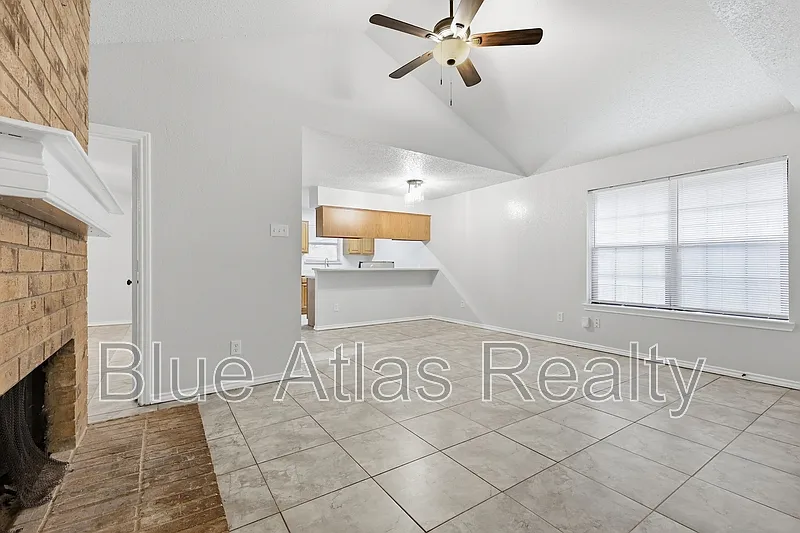 3 bed, 2.0 bath, 1144 sqft, $1,850 — Photo 4