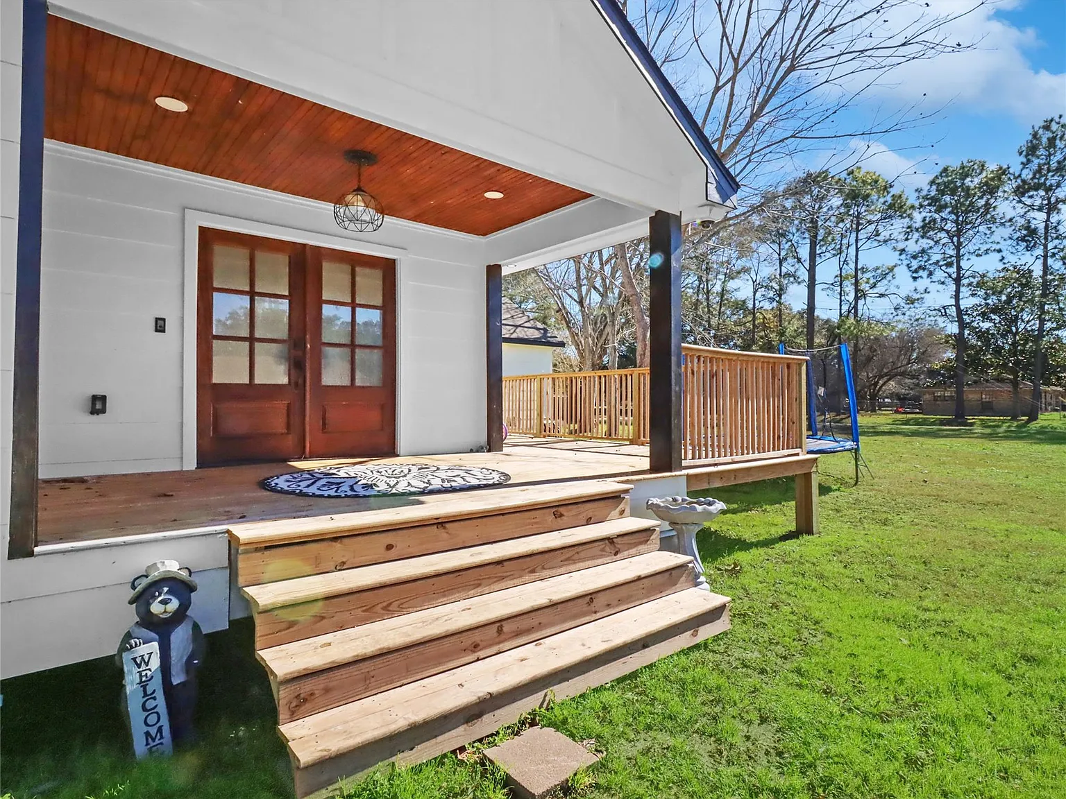4 bed, 2.5 bath, 2100 sqft, $2,600 — Photo 2