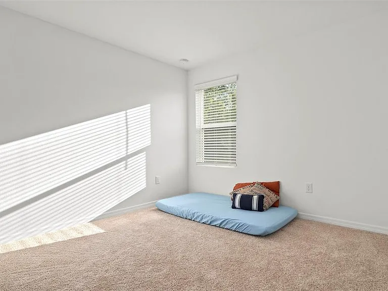 6305 Springmont Loop — Photo 26