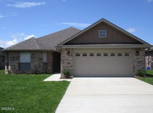 10639 Roundhill Dr, Gulfport, MS 39503