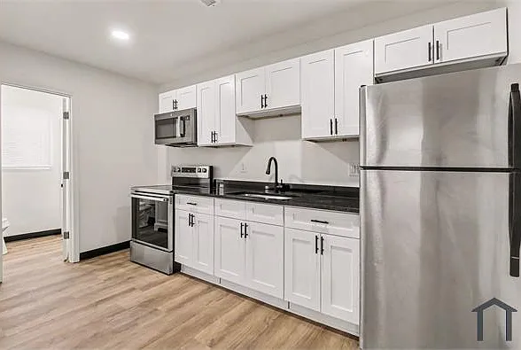 2 bed, 800 sqft, $1,100 — Photo 1