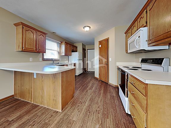 3rd image of 1085 Crede Way