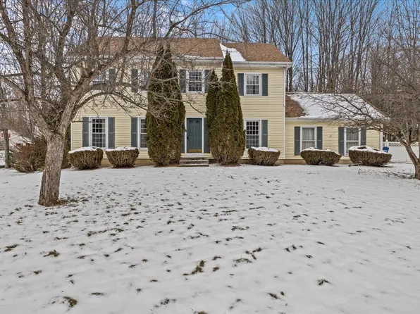 1 Countryside Drive, Essex, VT 05452