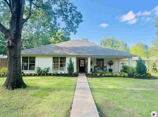 5010 Woodgate Dr, Texarkana, TX 75503