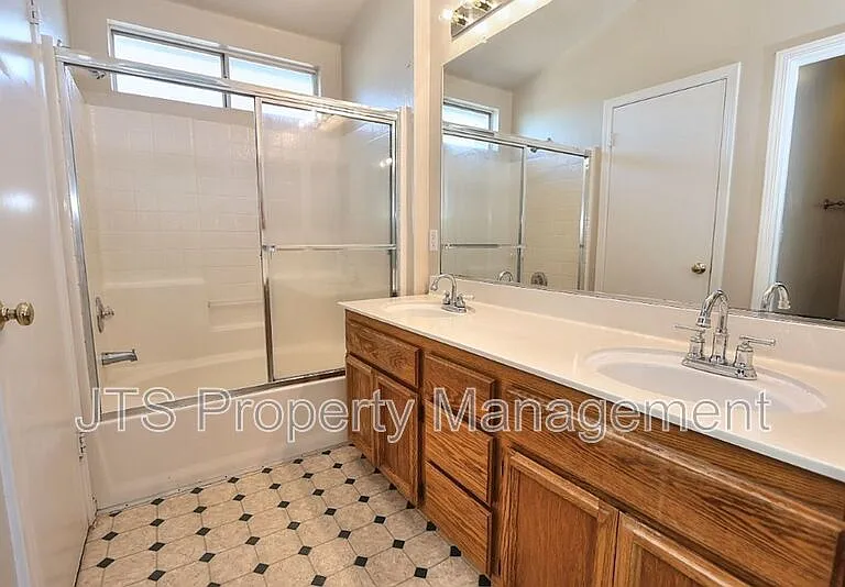 6620 Verandah Ct — Photo 37