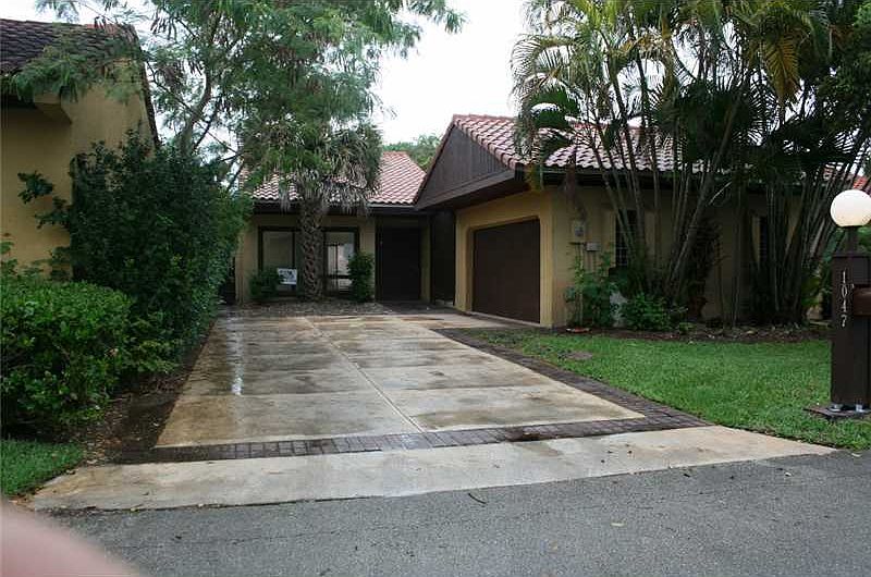 1st image of 1047 NE 202nd Ln
