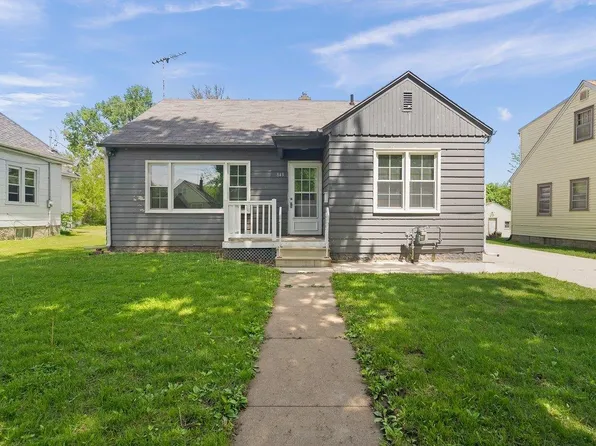 848 Kern St, Waterloo, IA 50703
