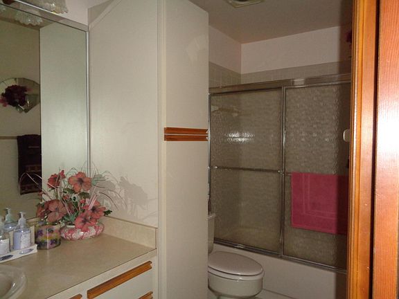 2nd image of 3103 SE Guinevere Lane SE