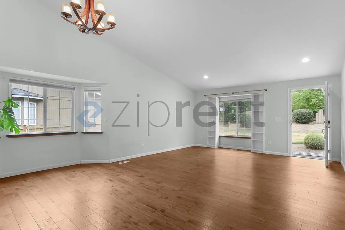 4 bed, 2.5 bath, 2030 sqft, $4,150 — Photo 3