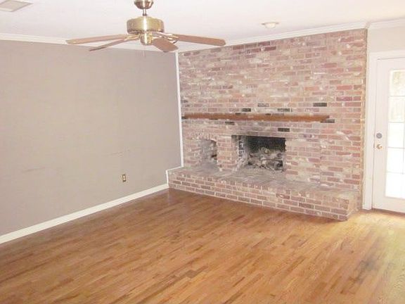 4th image of 2302 Beau Monde St