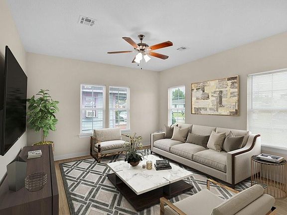 4th image of 2107 Elder St #2