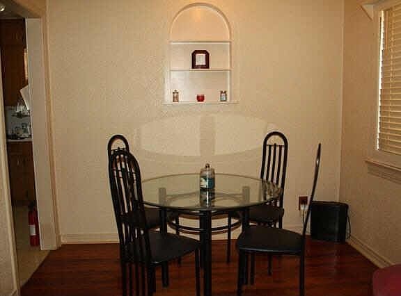 5th image of 827 N Hartsdale Ave