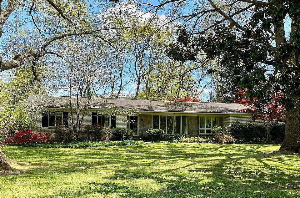 1st image of 1900 Rosewood Valley Dr