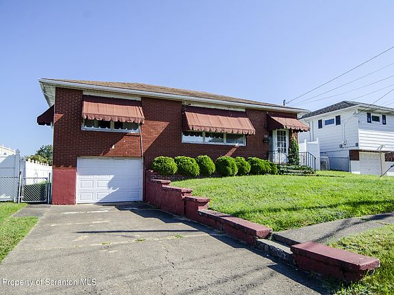2nd image of 131 Park Dr